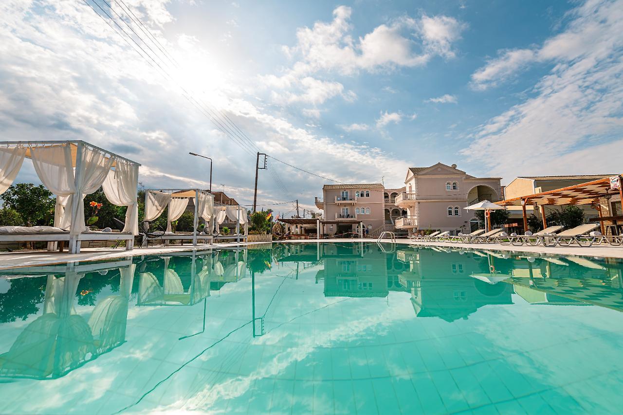 Hotel Ekati Mare à Kávos Extérieur photo