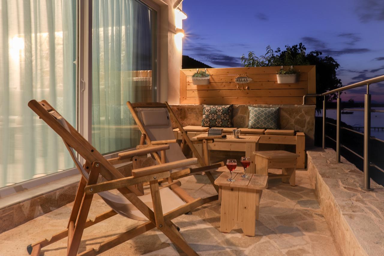 Hotel Ekati Mare à Kávos Extérieur photo