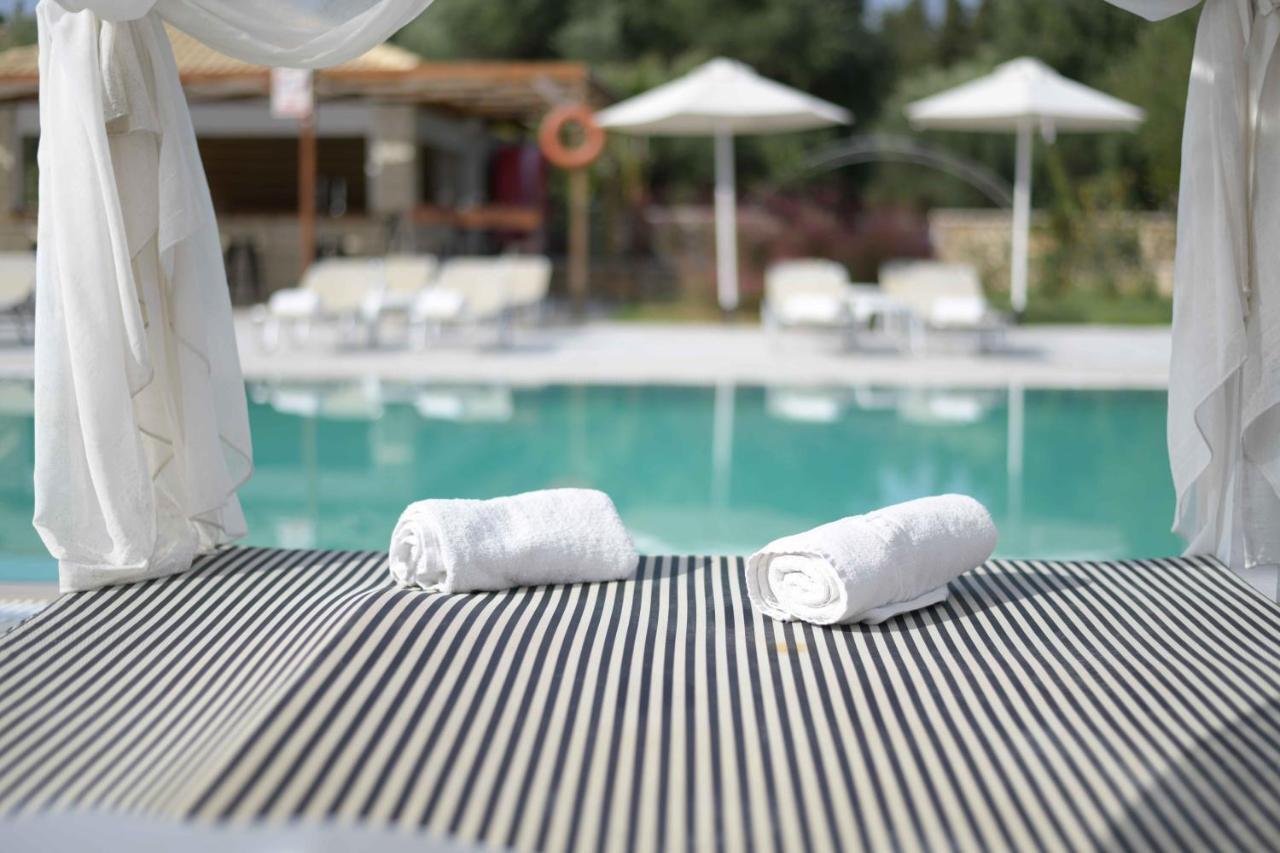 Hotel Ekati Mare à Kávos Extérieur photo